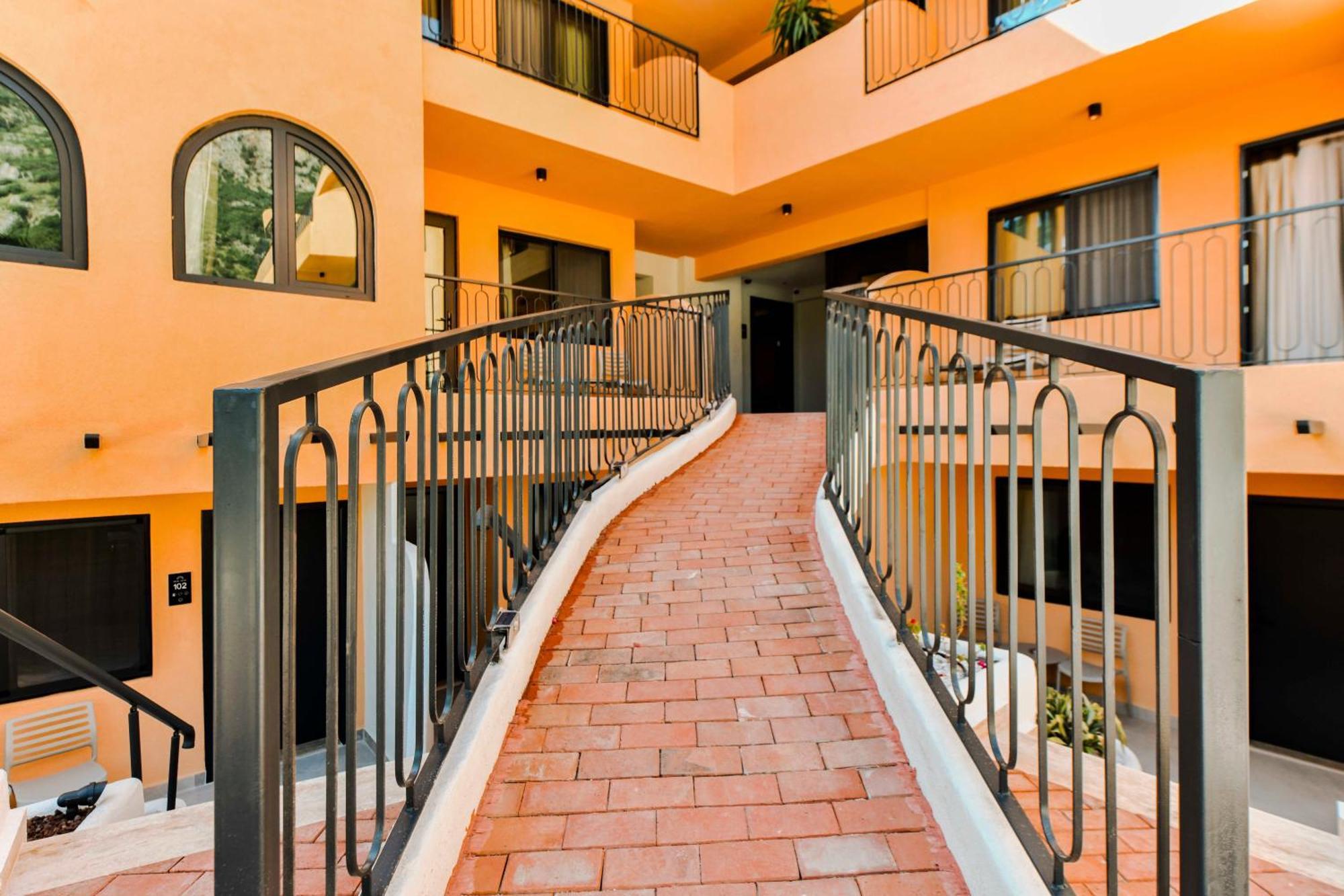 אולודניץ Unsal Hotel מראה חיצוני תמונה