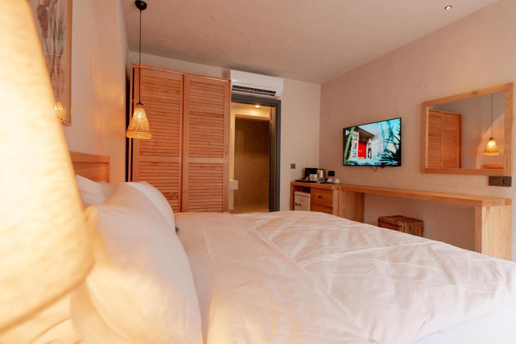 אולודניץ Unsal Hotel מראה חיצוני תמונה